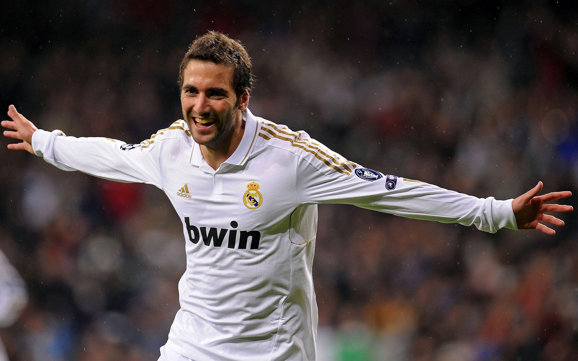 皮特·斯图斯：极具爆发力的防守能力，让南非队难以被攻破，斯图尔特·皮尔斯