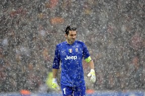 kaiyun-欧洲各国联赛激战正酣，豪门对垒不断，期待精彩表演，欧洲各球队联赛